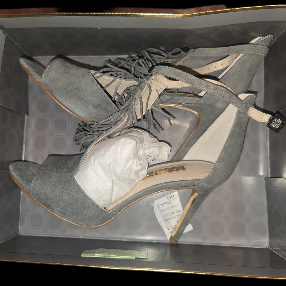 Louise et Cie Elegant Gold Heels